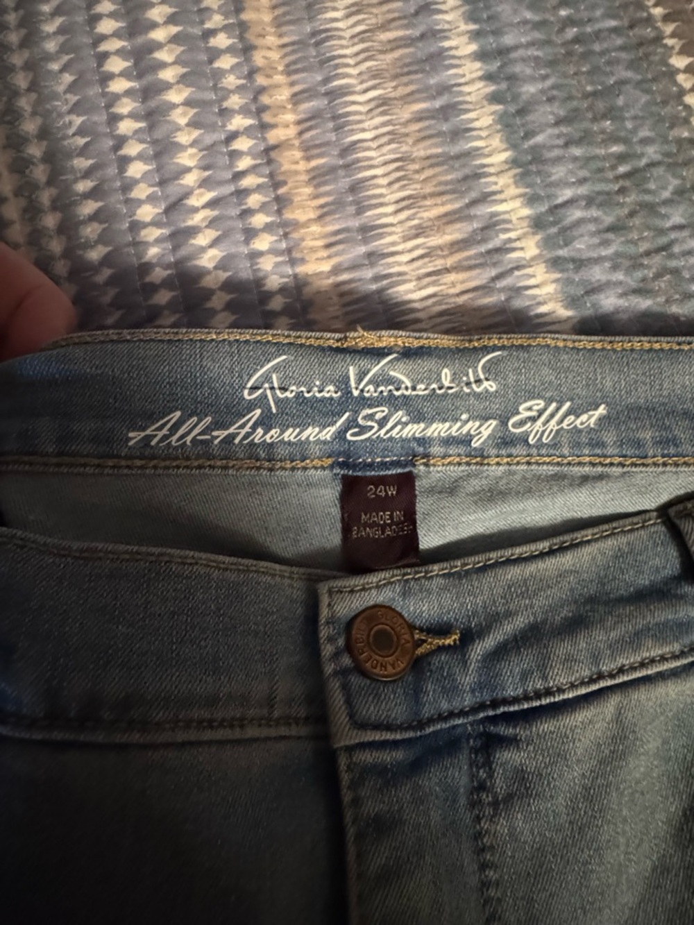PLUS SIZE Gloria Vanderbilt Light Blue Capris